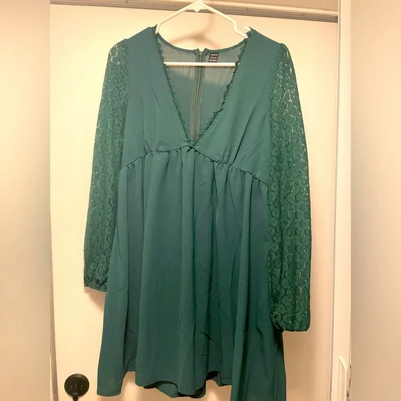 SHEIN | Dresses | Shein Emerald Green Low Cut Dress | Poshmark